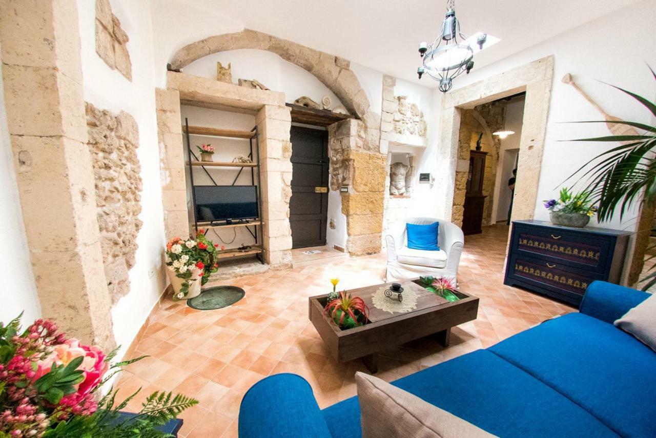 Ortigia Ancient House Apartment Syracuse Exterior photo
