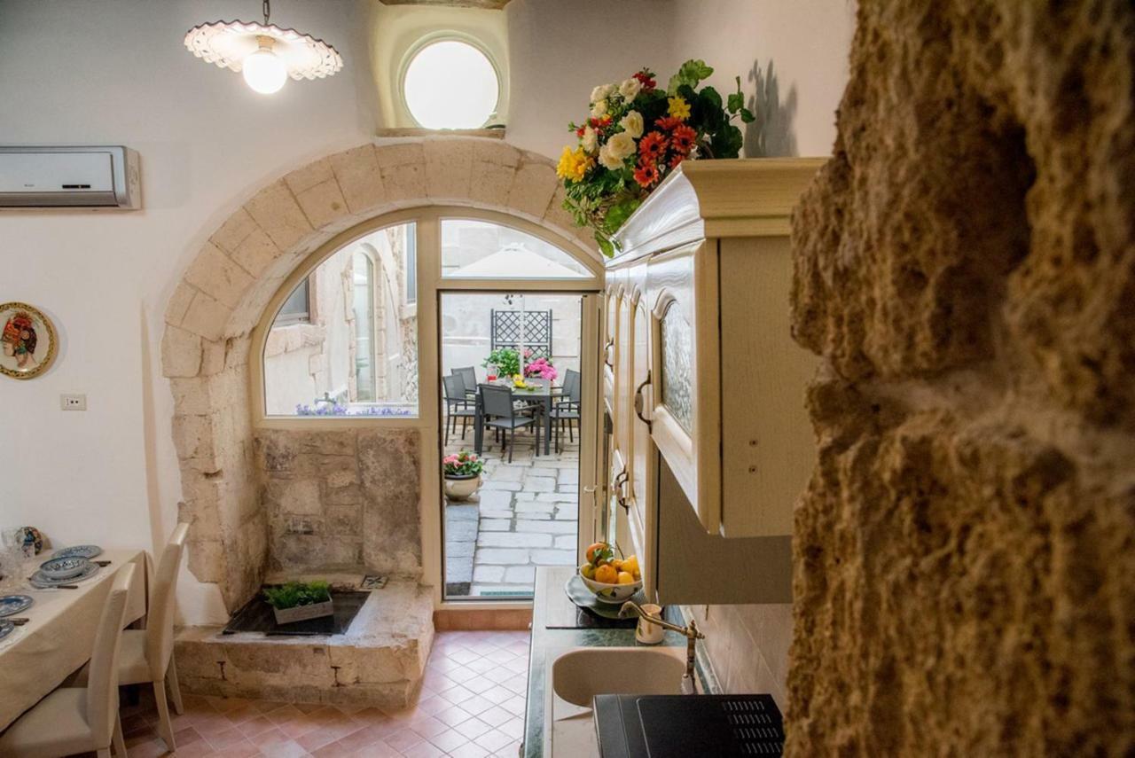 Ortigia Ancient House Apartment Syracuse Exterior photo